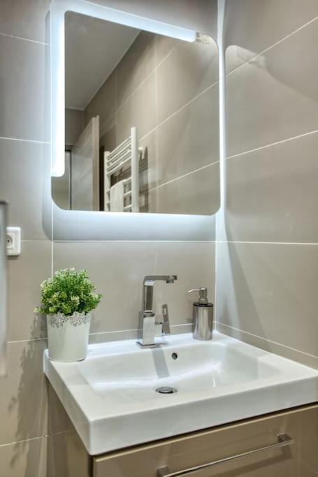 Amazing Apart New Bastille 3 Bedrooms 2 Bathrooms Paris Extérieur photo